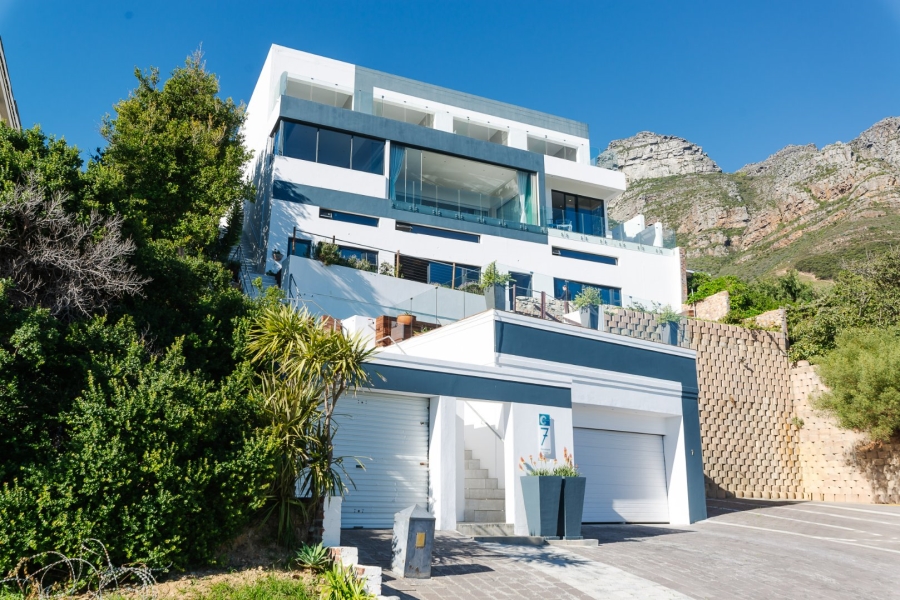 11 Bedroom Property for Sale in Camps Bay Western Cape